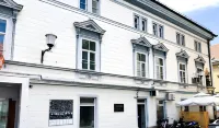 B&B Maribor UNI Hostel Các khách sạn gần Maribor Cathedral Bell Tower