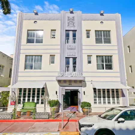 Shelley Hotel Отели рядом с достопримечательностью «Фламинго Парк»