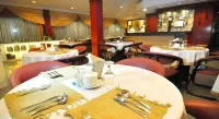 Hotel Nirwana Pekalongan - 朝食
