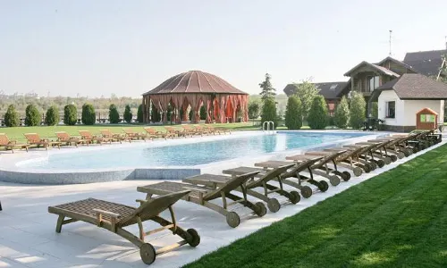 Vyisokiy Bereg Hotel