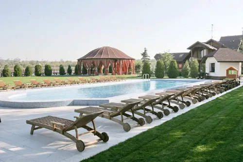 Vyisokiy Bereg Hotel