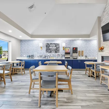 AmericInn by Wyndham Urbana