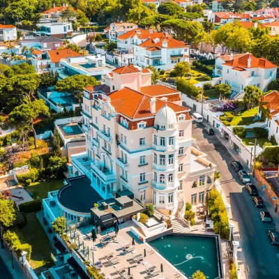 Hotel Inglaterra - Charme & Boutique Hotel berhampiran Pantai Tamariz