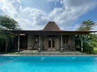 KeJawa Luxury Villa by Sampai -  Casas de vacaciones