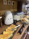 Louis Hotel - breakfast