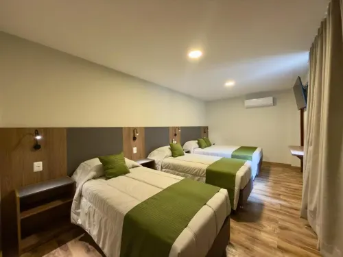 尼泰羅伊市酒店 - 早餐