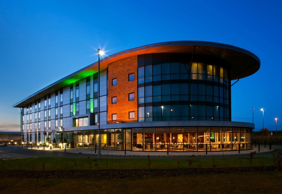 Holiday Inn Salisbury - Stonehenge 썸네일