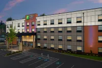 Holiday Inn Express & Suites Puyallup (Tacoma Area) Hotels in South Hill