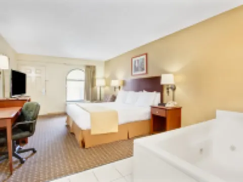 Days Inn & Suites by Wyndham Stockbridge South Atlanta Hotels in Stockbridge