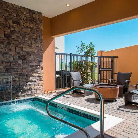 Courtyard Columbus