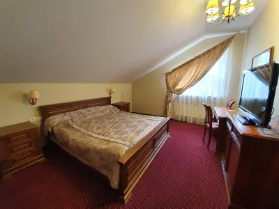 Old Simbirsk Các khách sạn gần Ul'yanovskaya Ekspeditsiya Povolzhskogo Filiala Gosudarstvennoy Inventarizatsii Lesov