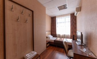 Yaik Hotel