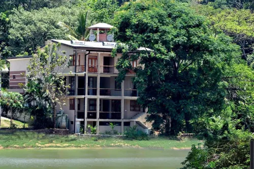 Rivorich Residence Kandy Hotels in Sirimalwatta