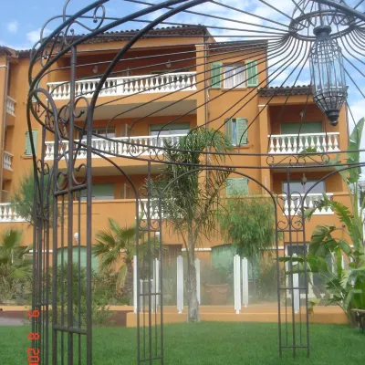 Appart Hotel Lou Castelet Hotels near Chateau de Bellet