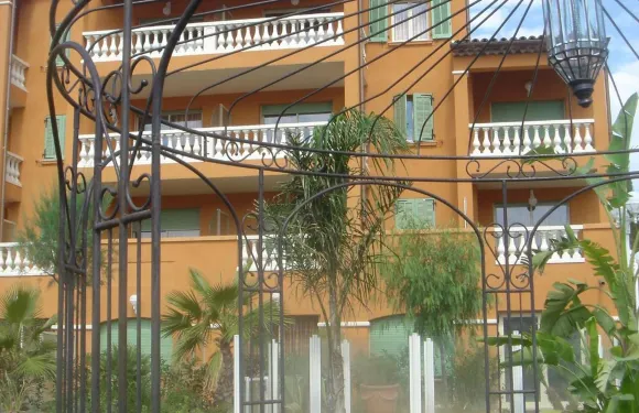 盧卡斯特雷公寓式酒店