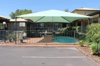 Lake Forbes Motel - Pools