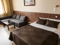 Hotel Aristol 우파 호텔
