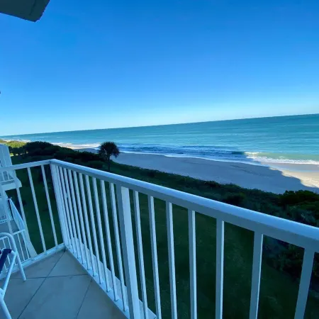 Radisson Suite Hotel Oceanfront