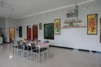 RedDoorz Syariah @ Sunan Bonang Magelang Hotel di Bandongan
