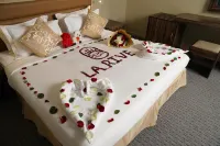 La Rive Hotels & Suites