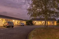 Kings Court Motel - parking