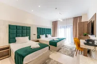 MCity Hotel - balcony