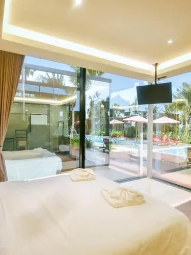 รูปภาพของMirror Mirror Hotel Cafe & Restaurant