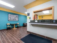 Super 8 by Wyndham Devils Lake