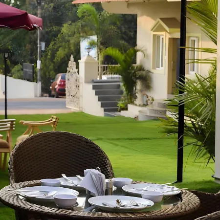 De Lagom Comforts , Comfortable Rooms with Pool & Breakfast - Near Anjuna Beach