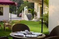 De Lagom Comforts , Comfortable Rooms with Pool & Breakfast - Near Anjuna Beach - bar
