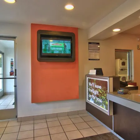 Motel 6 Woodland, CA - Sacramento Airport