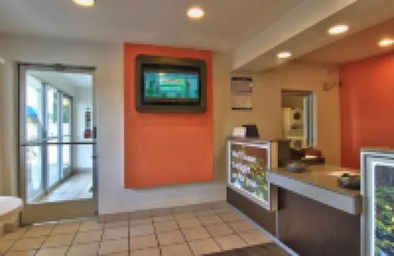 Motel 6 Woodland, CA - Sacramento Airport