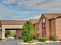 Days Inn & Suites by Wyndham Louisville SW