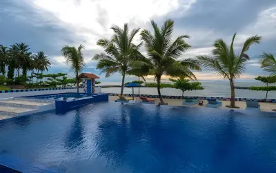 Avery Coconut Island Waterpark Beach Resort Carita Hotel a Caringin