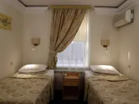 Shakhristan Hotel デルベントのホテル