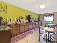 Super 8 by Wyndham Mentor/Cleveland Area Hotels in Willoughby