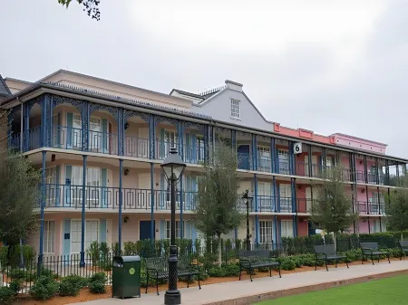 Disney's Port Orleans Resort - French Quarter Отели рядом с достопримечательностью «Characters in Flight»