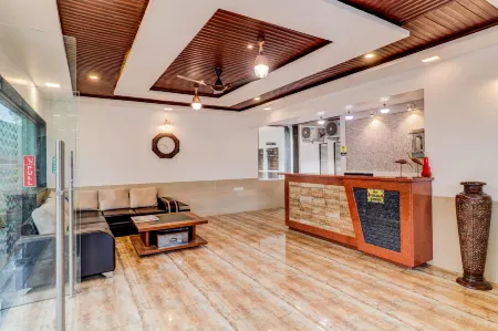 Hotel Royal Orbit Отели в г. Панчгани