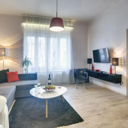D&A Center Apartments with Free Parking