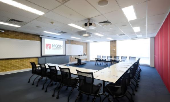 Lakeside Hotel and Conference Centre