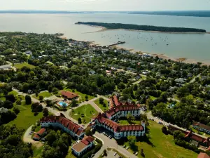 Popular Premium Hotels in New Brunswick