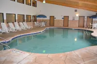 Econo Lodge - Pool