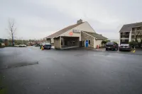 Sunnyside Inn and Suites - Pysäköinti