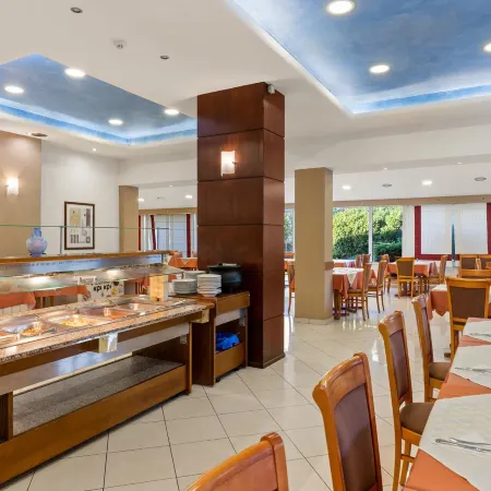 Stefania Hotel