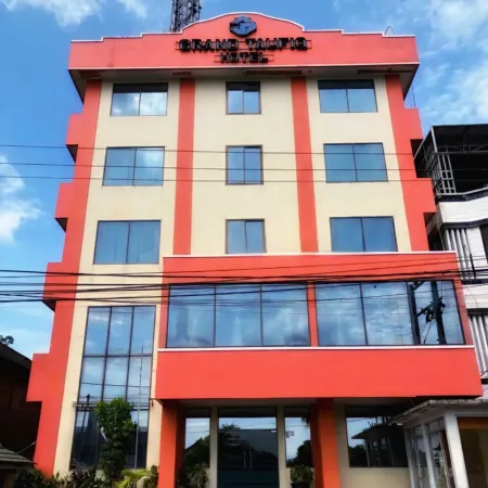 Grand Taufiq Hotel