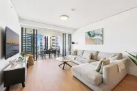 Ocean View 3-Bed with Gym, Pool, Sauna & Parking