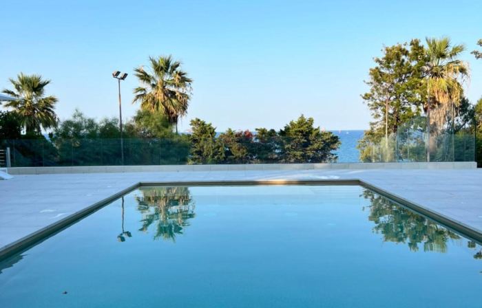 Helios Hotel