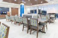 Holiday Inn Express & Suites Fort Myers Airport