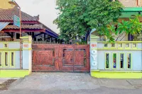 오요 960 코스트 & 홈스테이 911