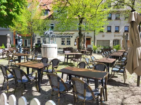 Hotel Restaurant Toscana Naumburg Отели в г. Тойхерн